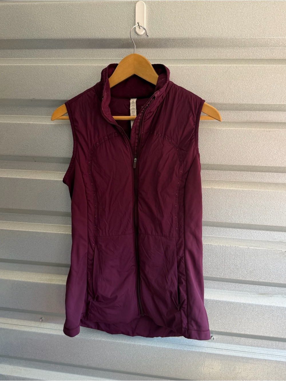 Lululemon run for cold vest
